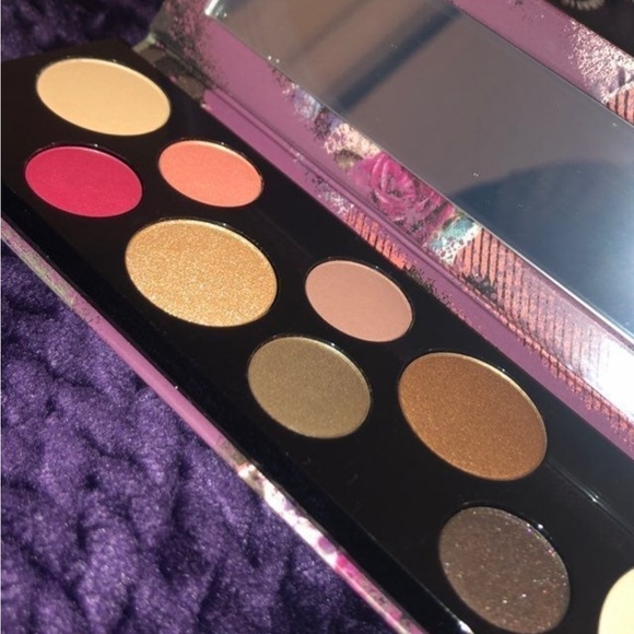 M•A•C Girls ‘Risk Taker’ Palette - Picture 3 of 9